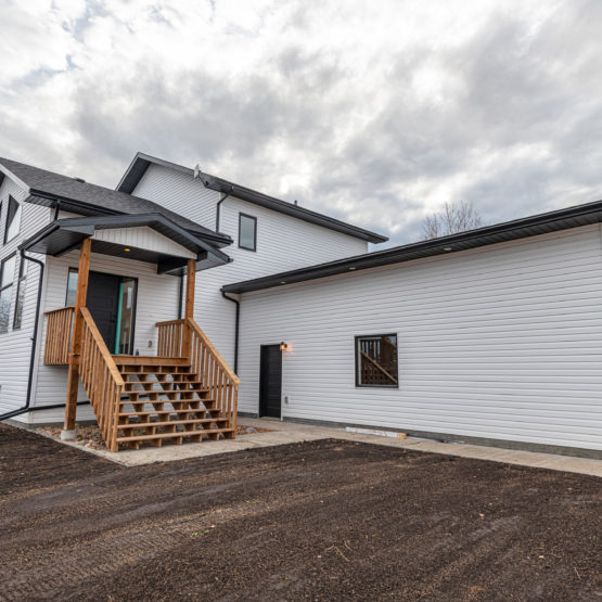 Timber Framed House/Acreage – Designer & General Contractor
